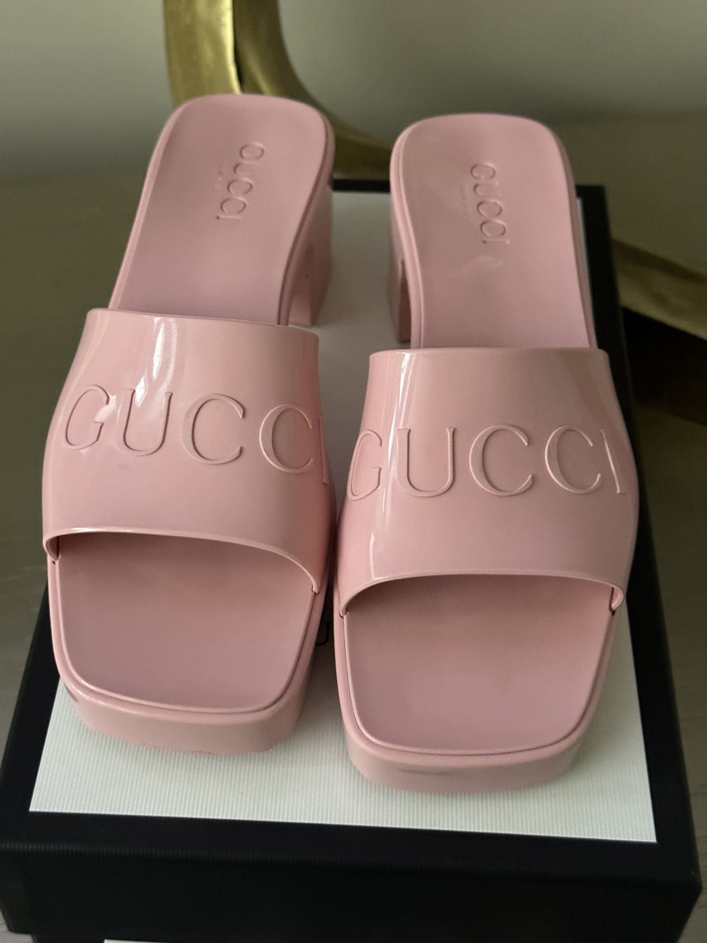 Pink Gucci Jelly  Shoes  (Excellent Condition)