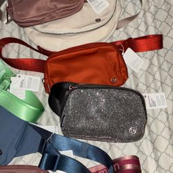 Lululemon $38 —-la Brillosa Y La Azul Y Verde $45