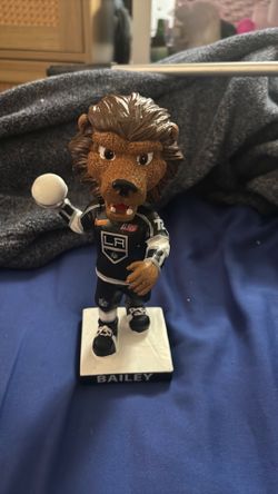 LA Kings Bailey the mascot