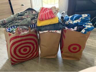 Girls 4-7/8 small shop and big box clothes.