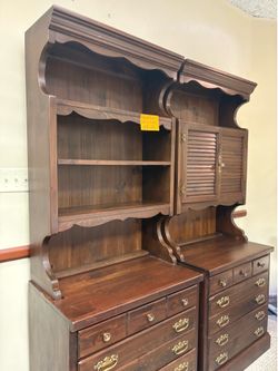 2pc Ethan Allen style vintage Tavern hutch