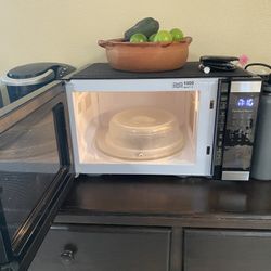 Hamilton Beach Microwave 