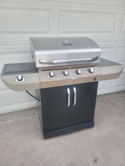 4-Burner Gas Grill with Side Burner