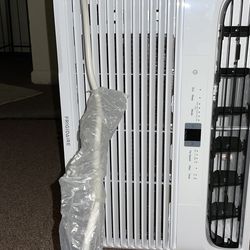Frigidaire Air Conditioner 8,000 BTU