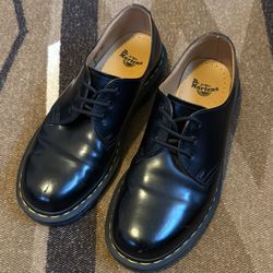 DR MARTENS Shoes // Men’s Size 8