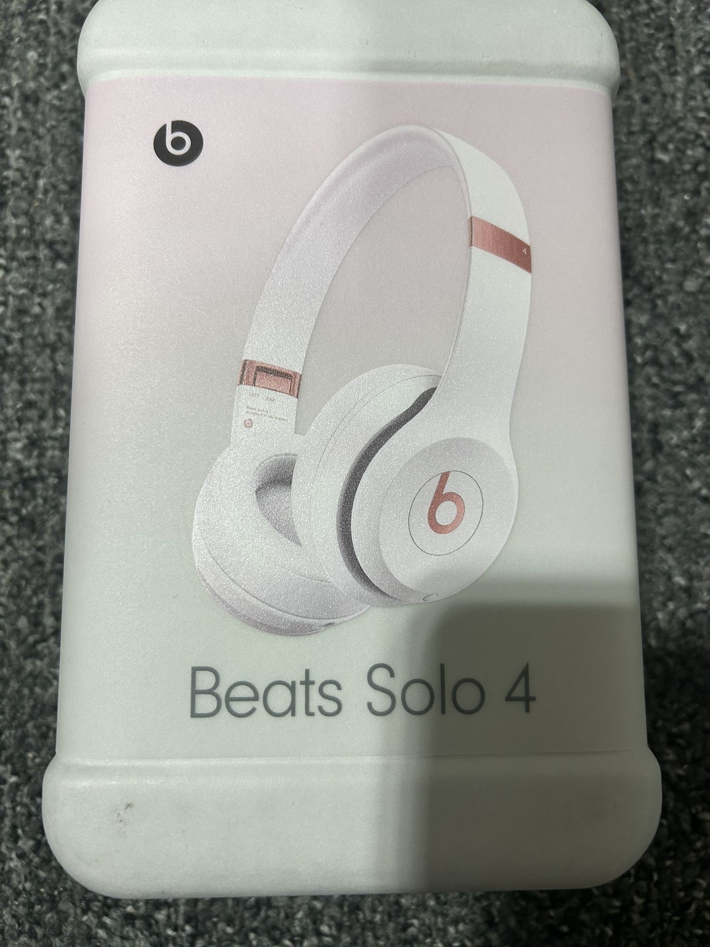 Beats Solo 4 (Cloud Pink)