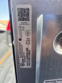 GE Appliances Electric Range JP6030DJ2BB