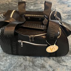 Vanderpump Pets- New Pet Carrier