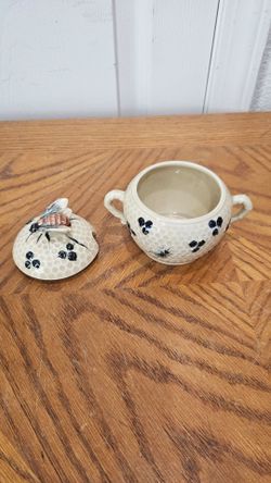 CERAMIC SUGAR CONTAINER NO CHIPS OR CRACKS