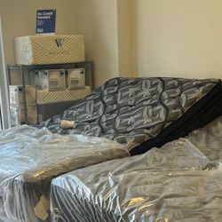 Adjustable Base Packages!! Queen And King ONLY A FEW LEFT!! All You Need Is $20 DOWN TODAY!!  