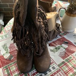 Women’s High Fringed Boots