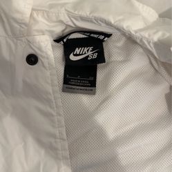 Nike SB Windbreaker 