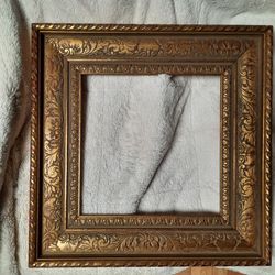 Pristine 1970s West German Gold Leaf Frame (Hand Blattgold) – 11x11 Opening