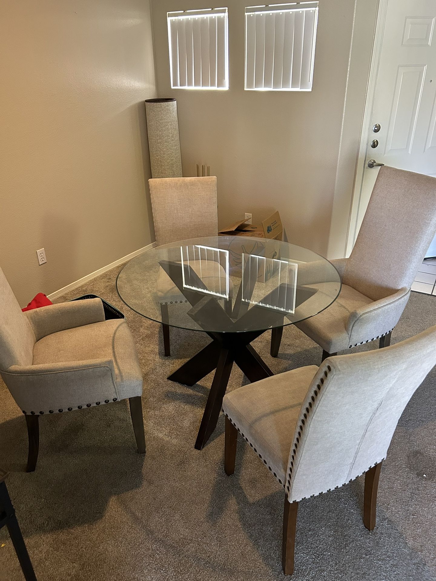 Round glass Dining Table