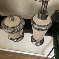 Bath Accessories  Set With Lotion Dispenser 