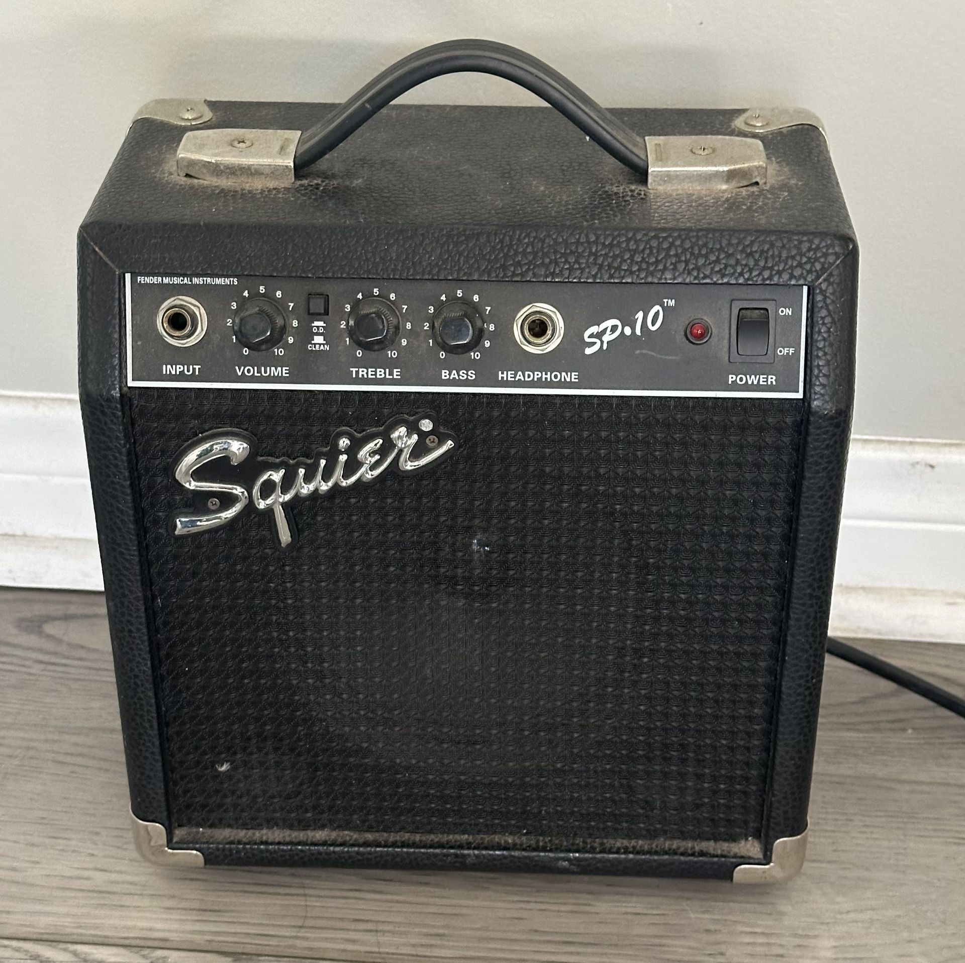 Squier SP-10 Electric Guitar Practice Amp Combo Amplifier