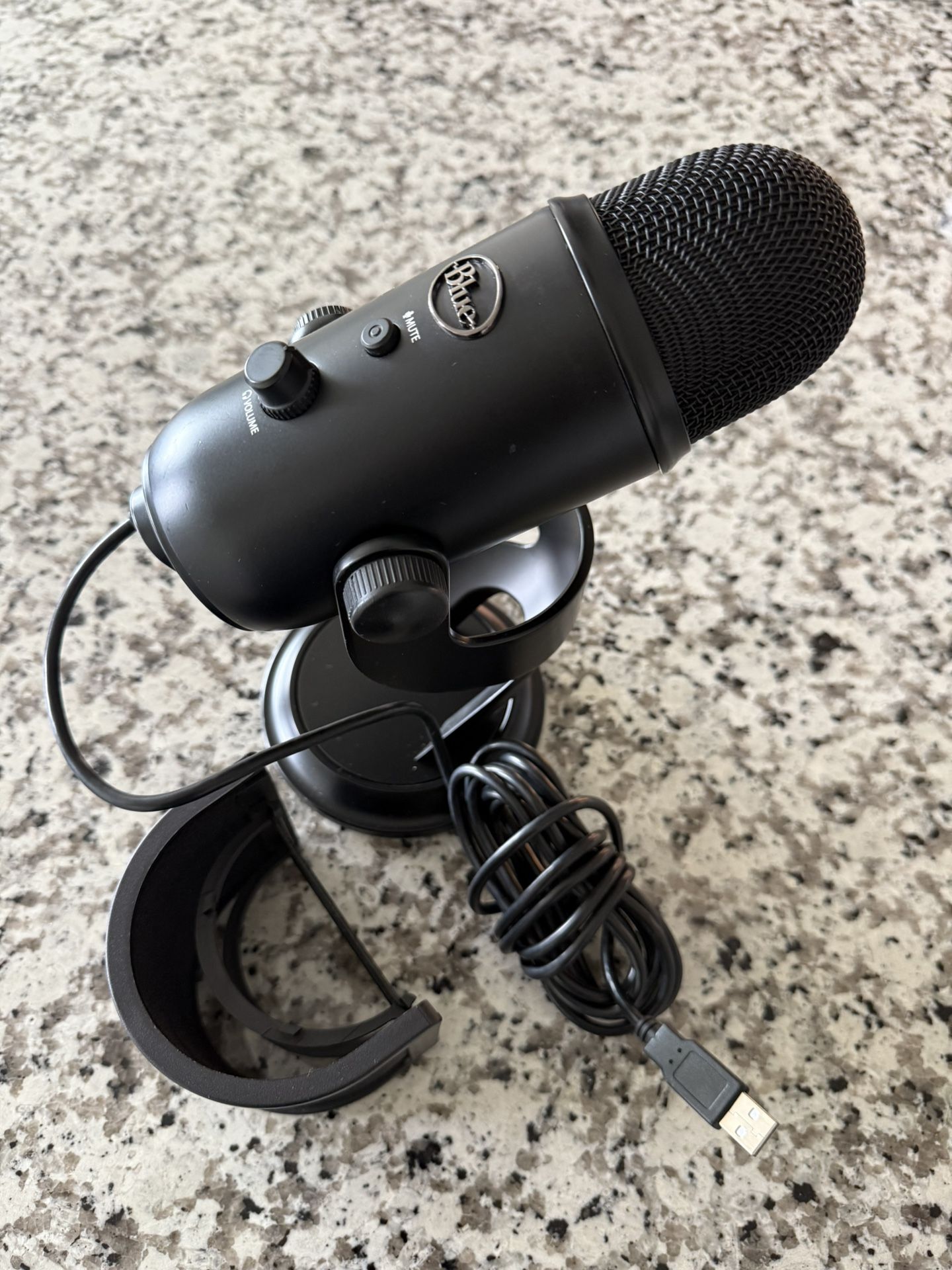Blue Yeti USB Microphone w/ Pop Screen
