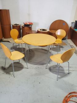 Wooden Round Office Table with Chairs