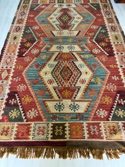 Beautiful Kilim-Style Geometric Area Rug with Bonus Rug Pad
