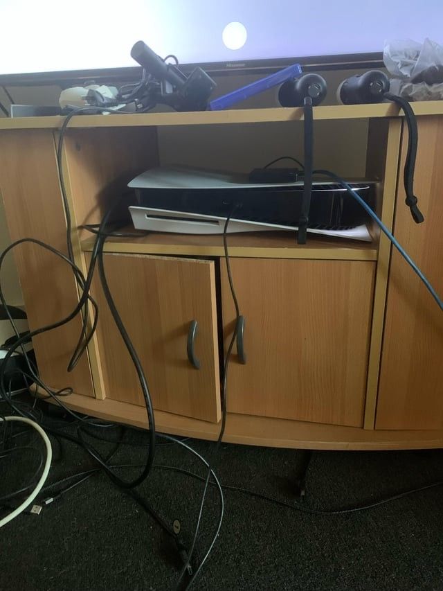 Ps5 For Sell Ion Live In Ohio anymore So I'll have To Ship