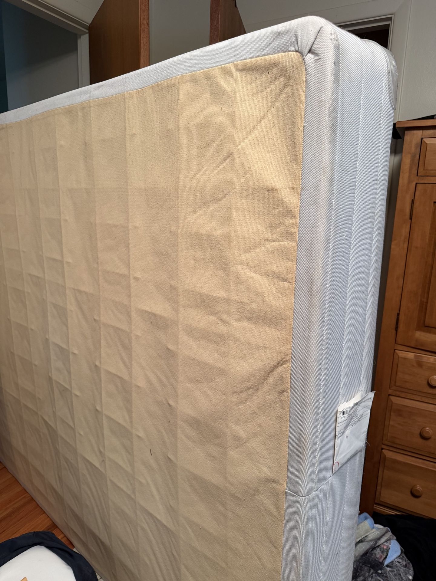 Free: queen box spring for Sale in Tacoma, WA - OfferUp