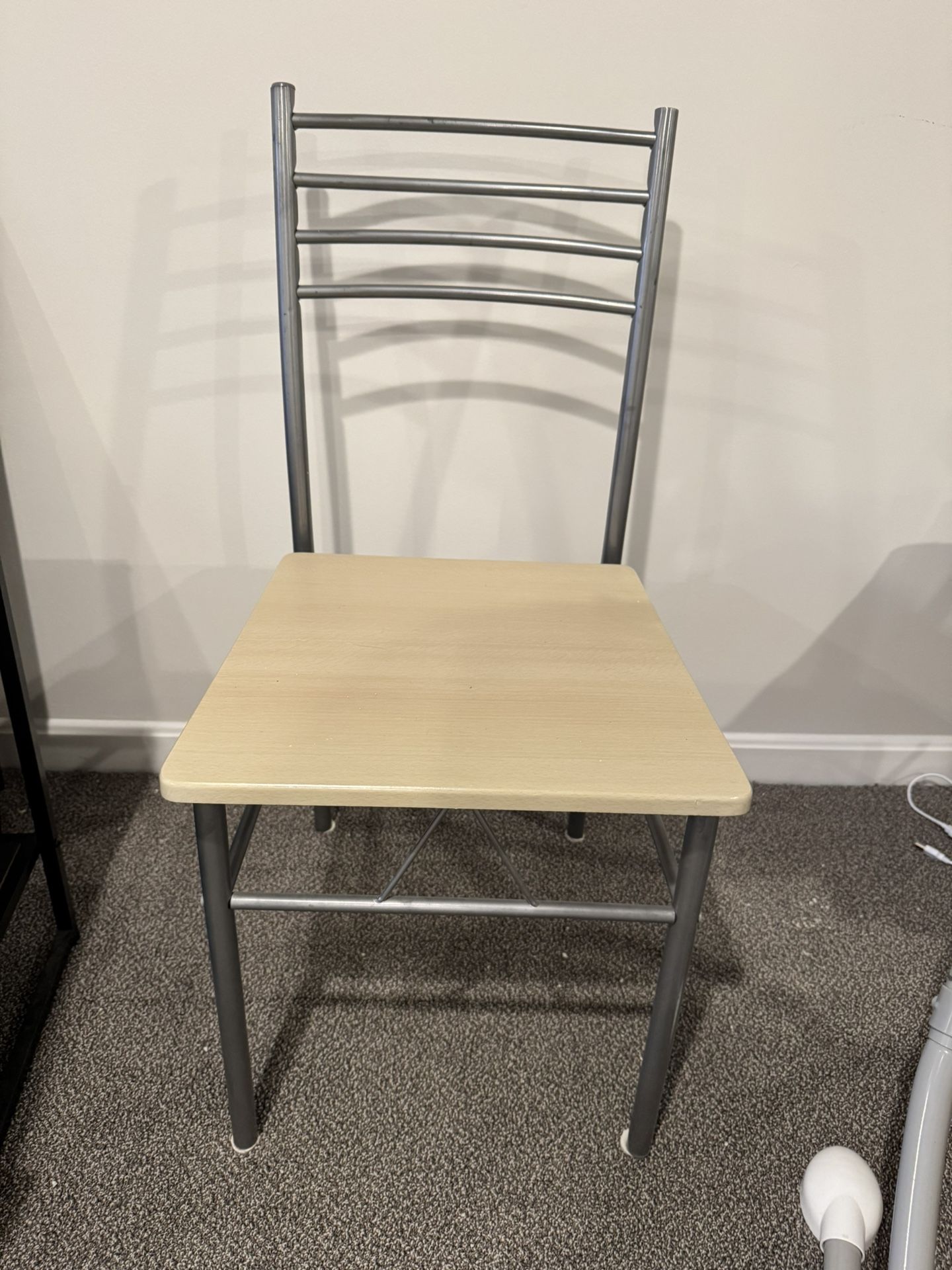 Set Of 4 Table Chairs