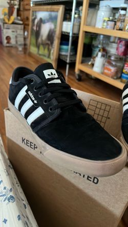 Adidas shoes for men size 9 1/2