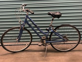 Giant Women’s Bike Size 17