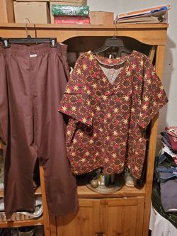 Medical Uniform/Scrubs