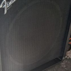 Amplificador Para Bajó Bocina 15 Fender 