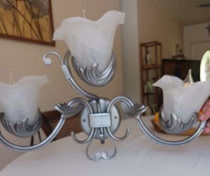 Kichler Lighting Iron Lillies, Vanity Light, white Swirl glass