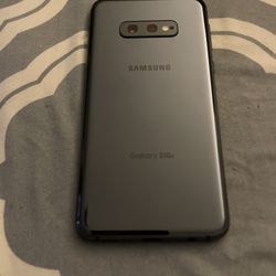Samsung S10E Going For $200