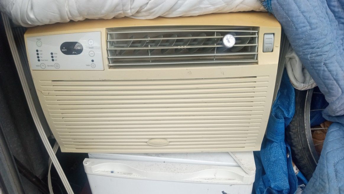 6000 BTU WINDOW AC WORKS PERFECT
