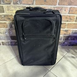 TUMI Alpha 22022DH Expandable 22 Inch Wheeled Upright Luggage