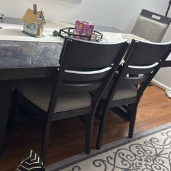 Value City Dinning Set Of 6