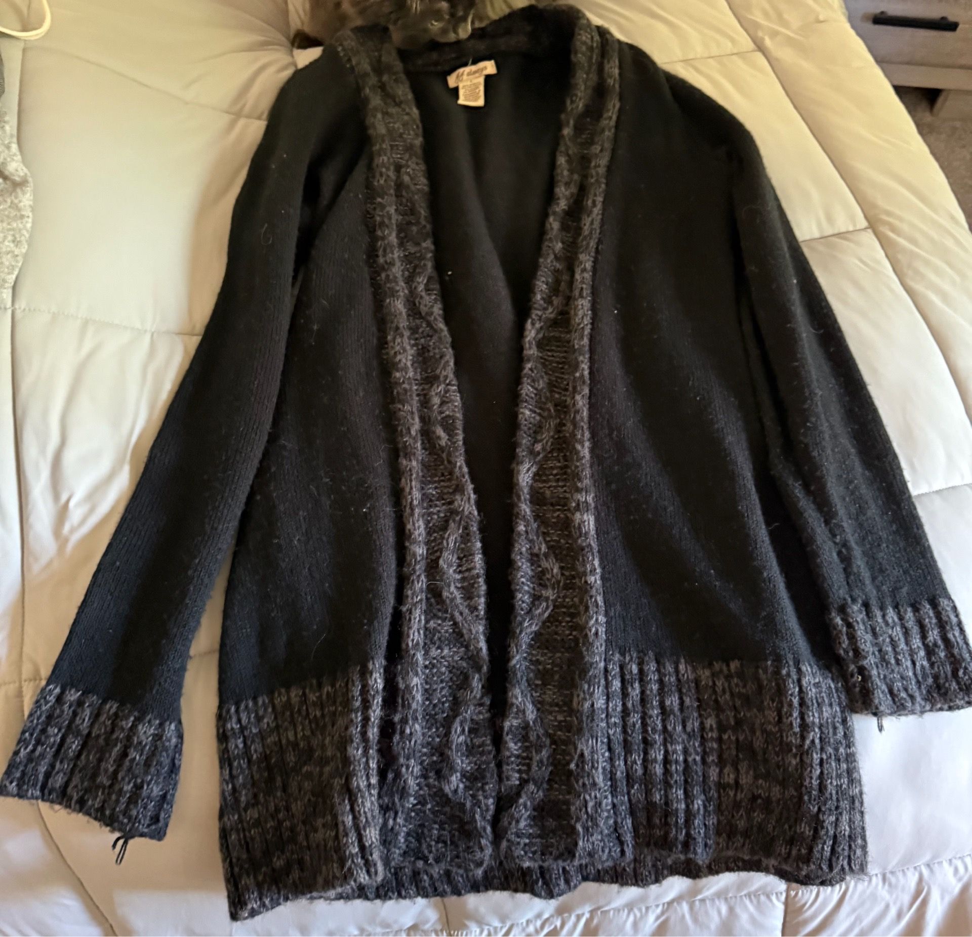 Juniors sweater size lrg