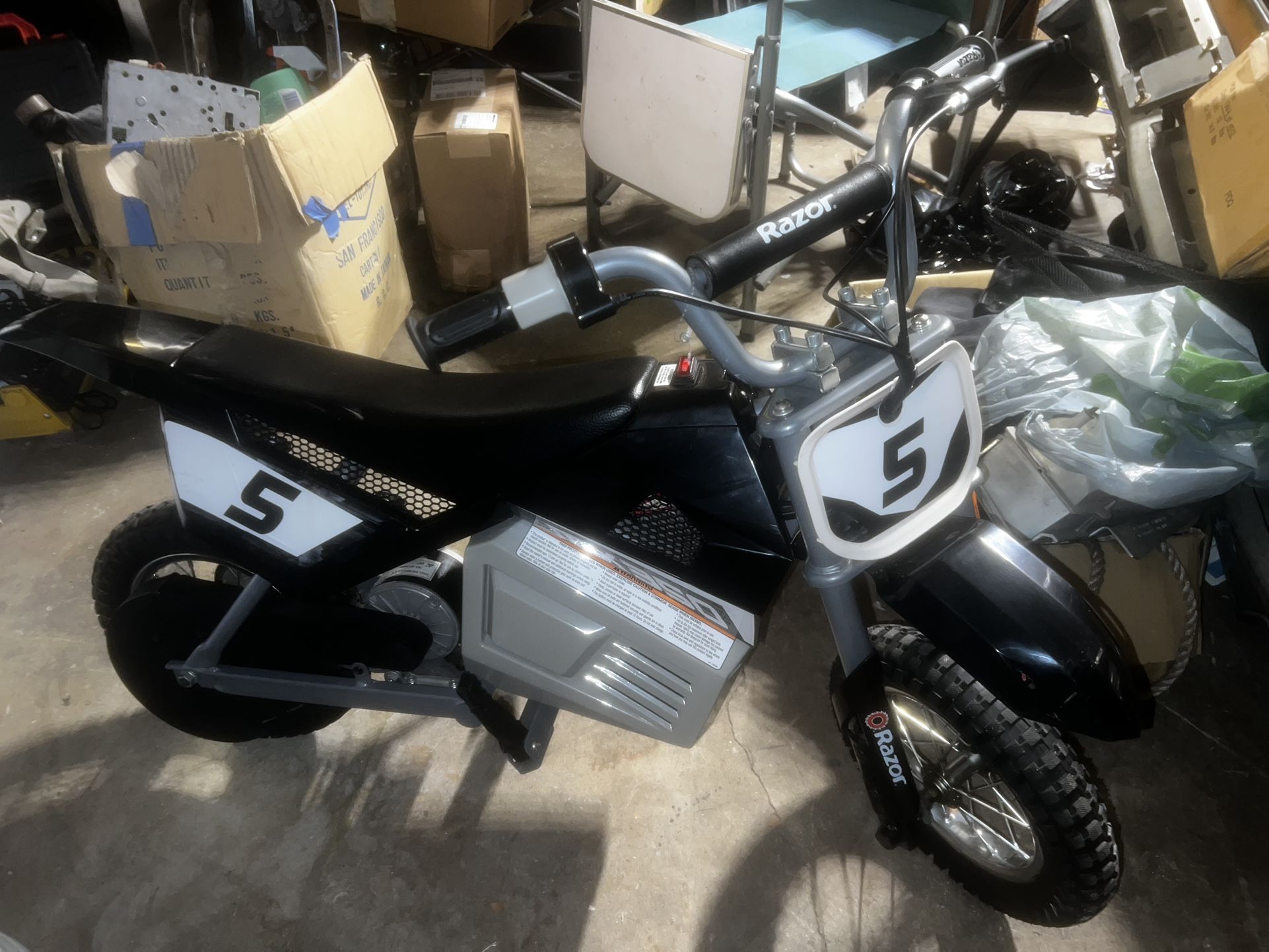 🔥 Razor MX350 Dirt Bike – LIKE NEW – $240 OBO 🔥