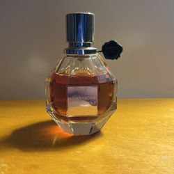 Flower Bomb Eau De Perfum 1.7 Fl oz