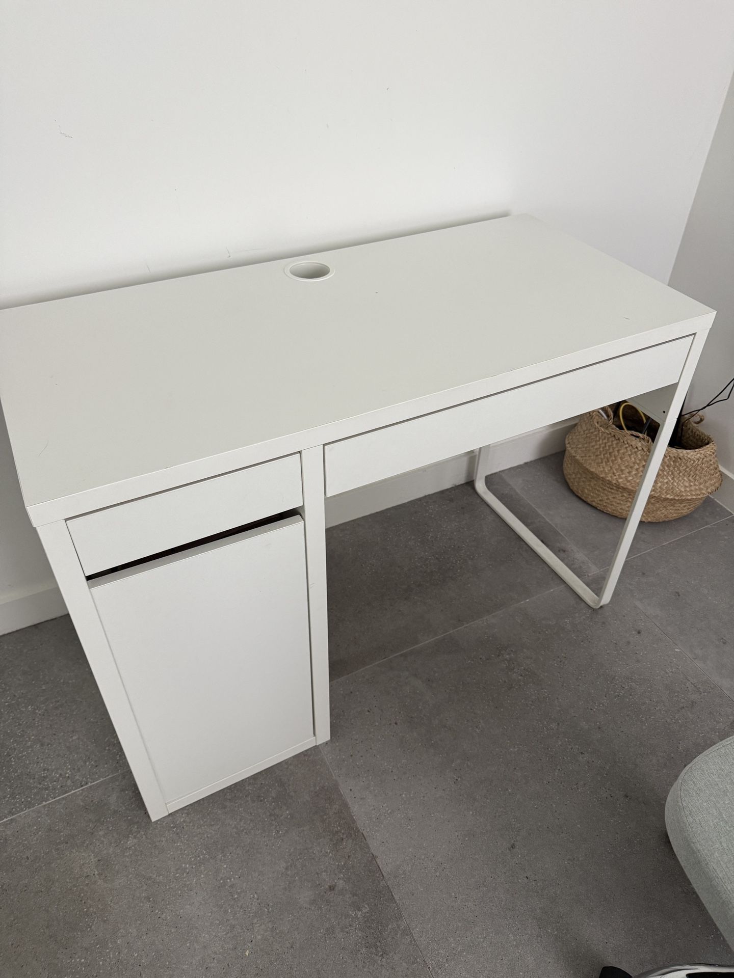 Desk (with or without desk chair)