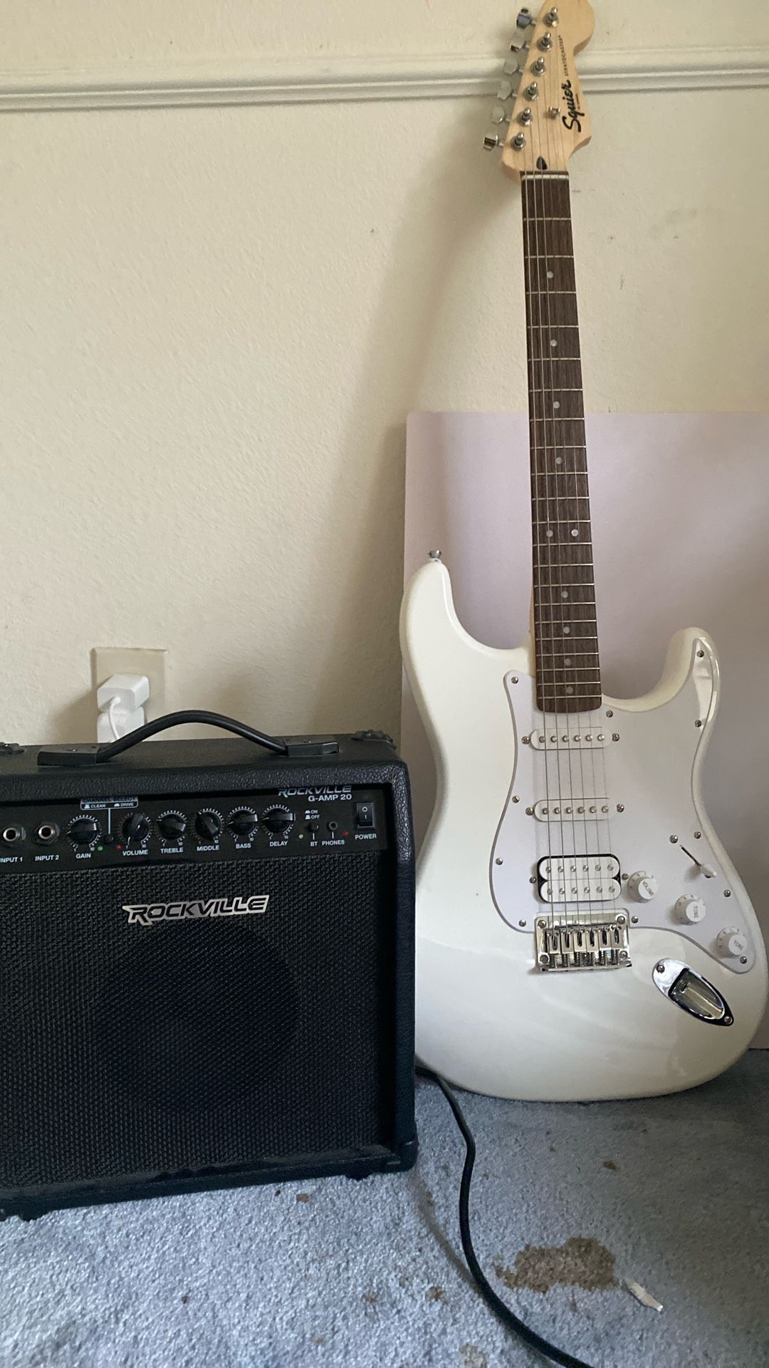 Fender White squire Stratocaster Electric Gutiar with Amp