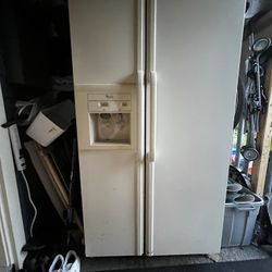 Refrigerator 