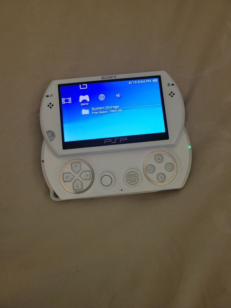 CONSOLE - PSP GO 16GB (6)