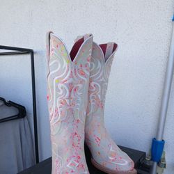 Ferrini Womens Belle Embroidered Snip Toe Cowboy Mid Calf Boots

