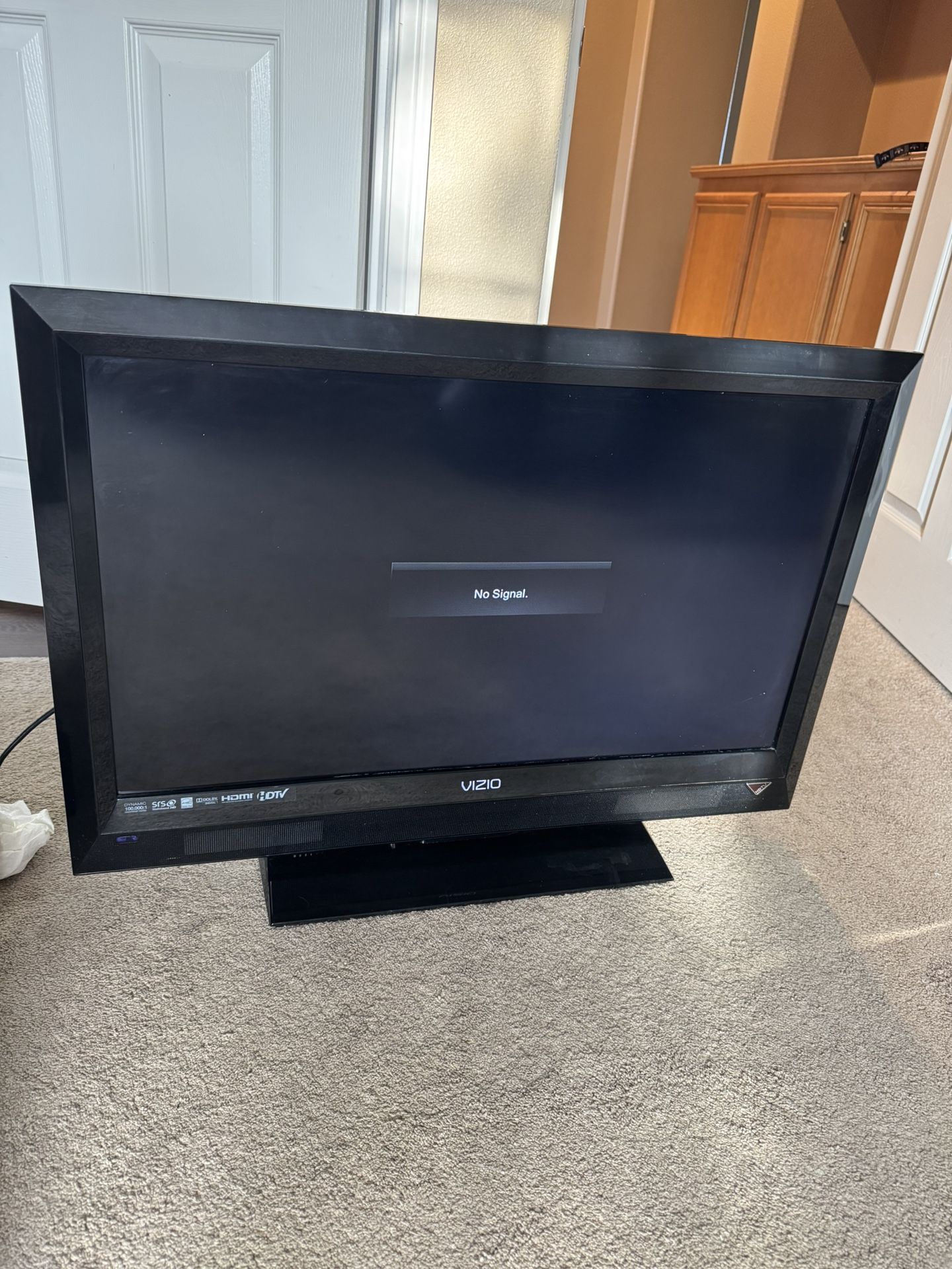Vizio 32” HDTV – Works Great (Model E321VL)