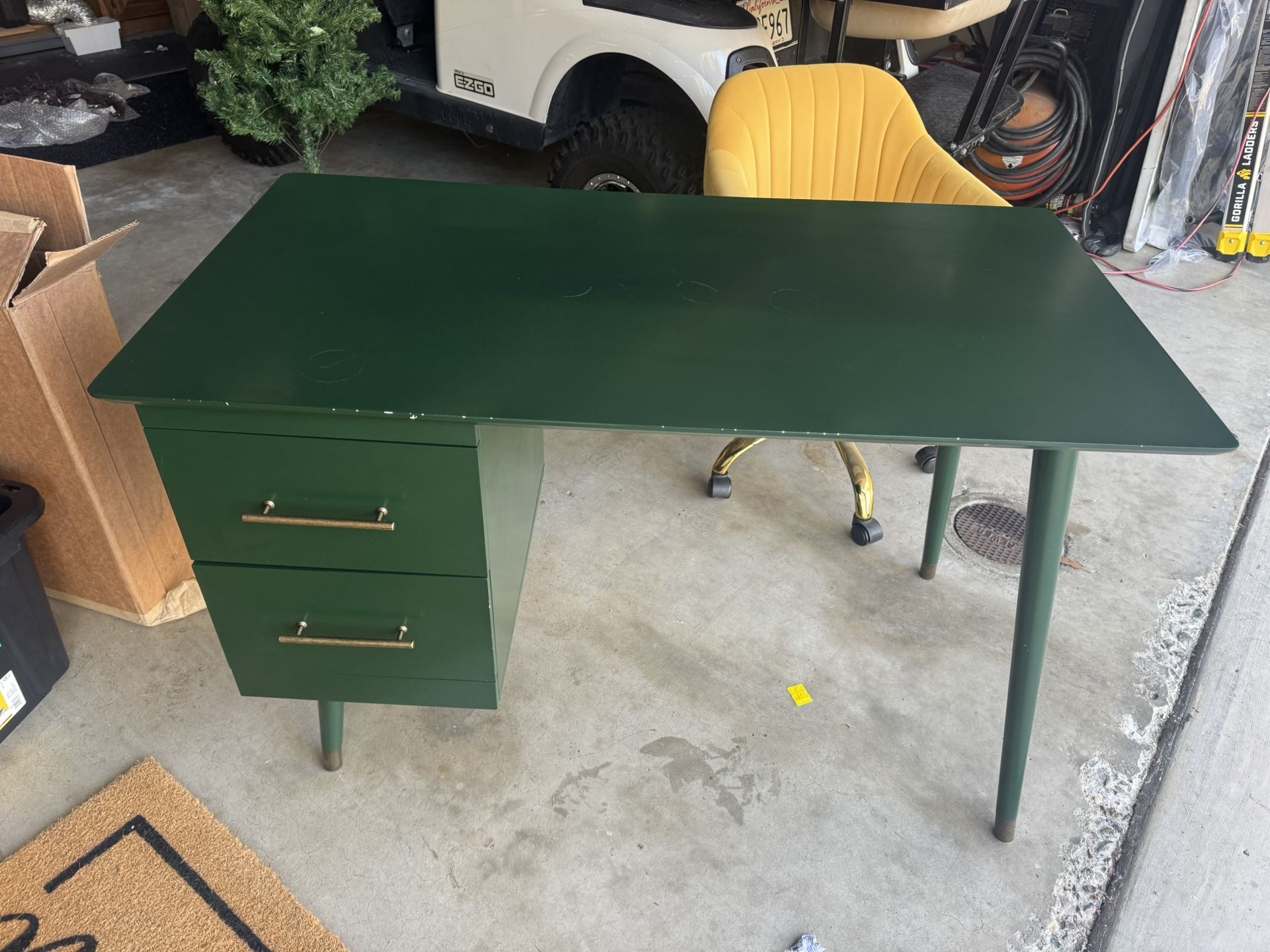 Green desk