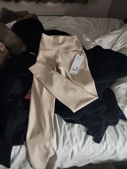 Alo Leggings