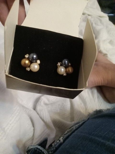 Avon Cluster Stud Interchangeable Earings