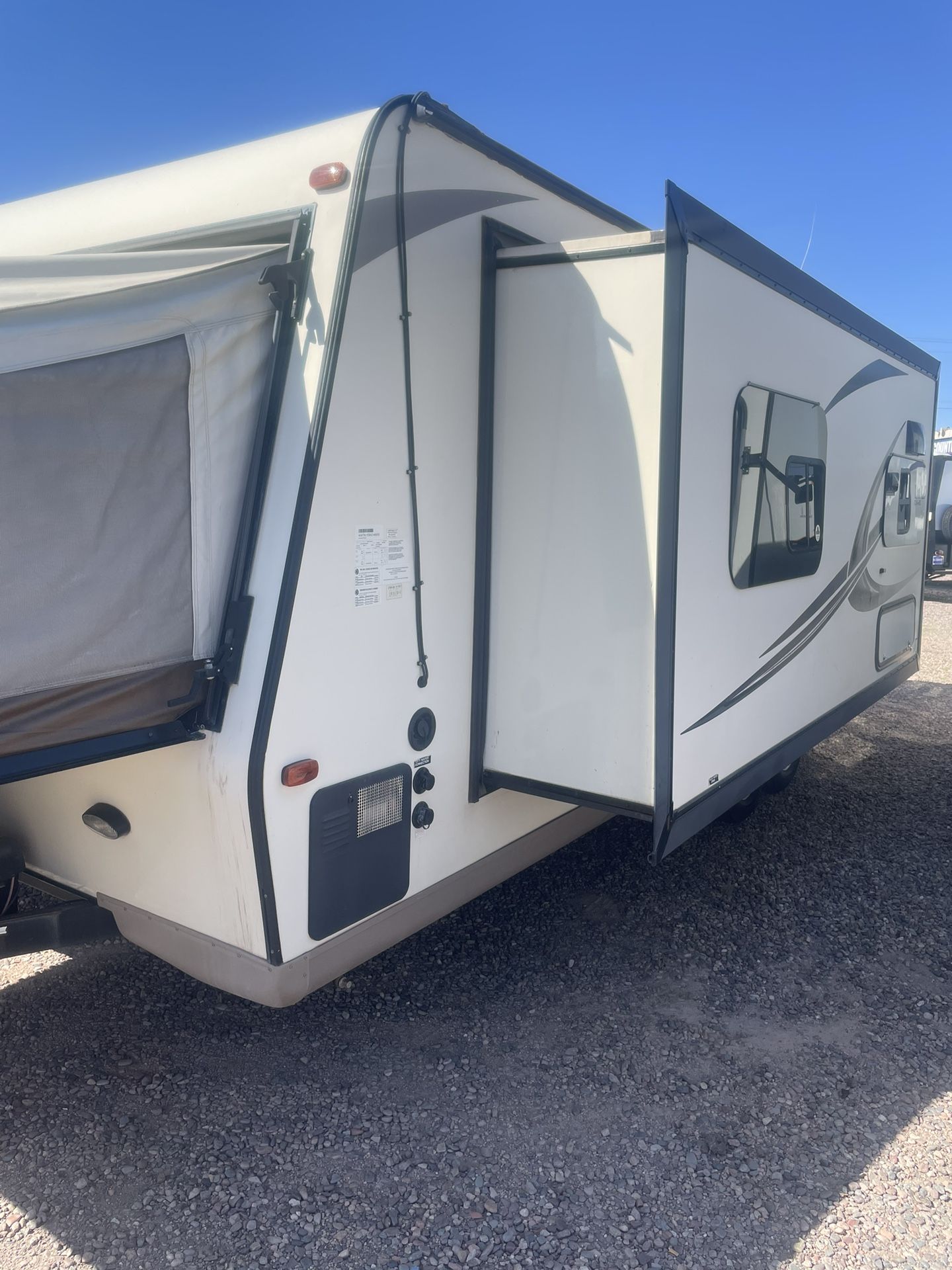 2017 Rockwood Roo, Hybrid, Travel Trailer