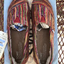 New-Toms Size 8 Shoes