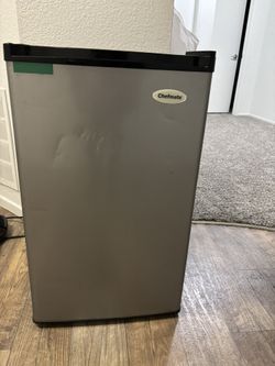 Mini Fridge 